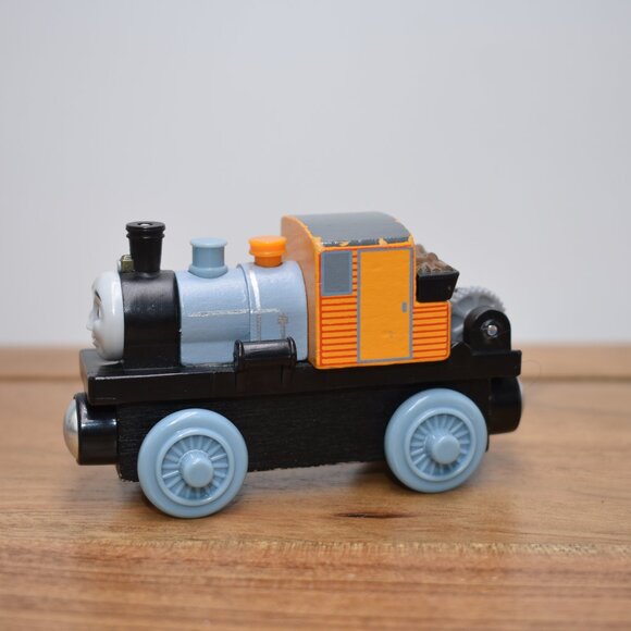 BASH 2012 - Thomas & Friends Wooden Railway Train Engine Magnetics Y4383 - Picture 3 of 7